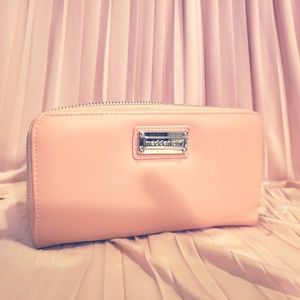 NWOT Madden Girl Zipper Wallet